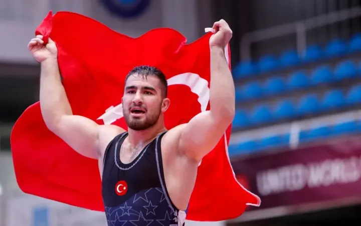 Feyzullah Aktürk Kimdir?