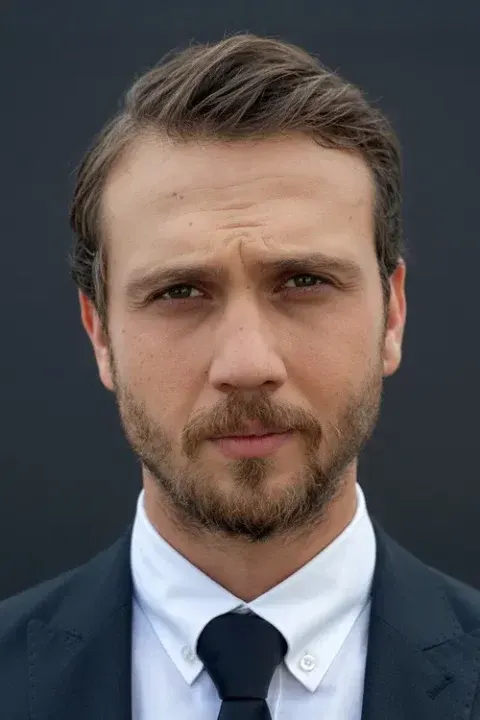 Aras Bulut İynemli Kimdir? 