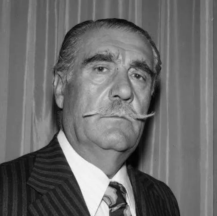 Hulusi Kentmen Kimdir?