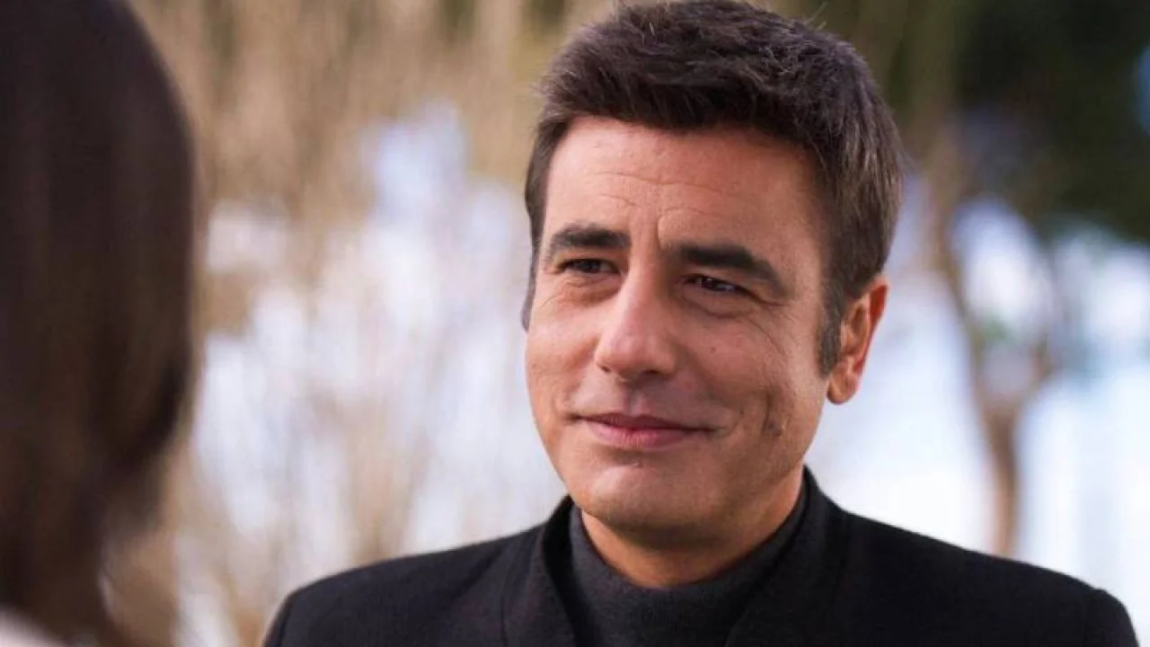 Tayanç Ayaydın Kimdir?