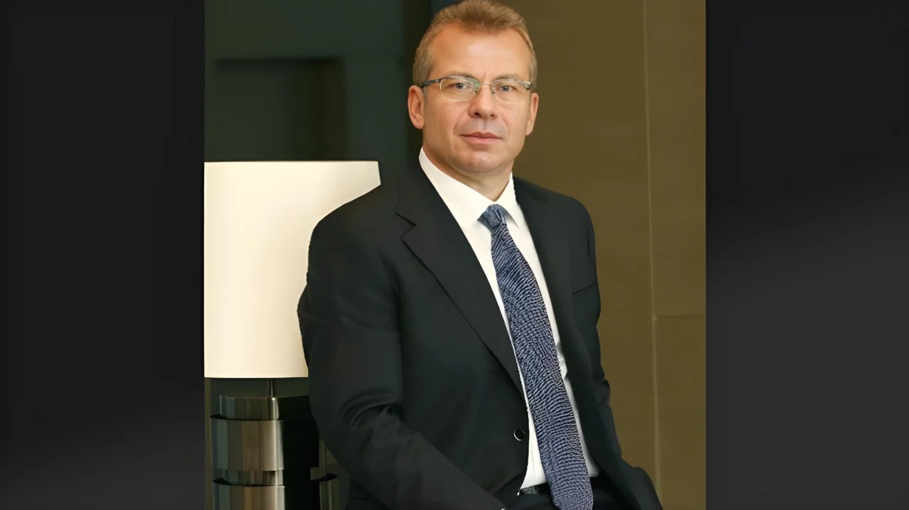 Vedat Aşçı Kimdir?