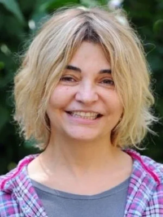 Oya Küçümen Kimdir?