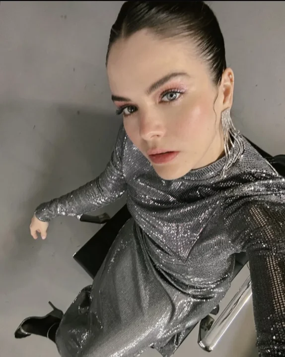 Lara Paşalı Kimdir?